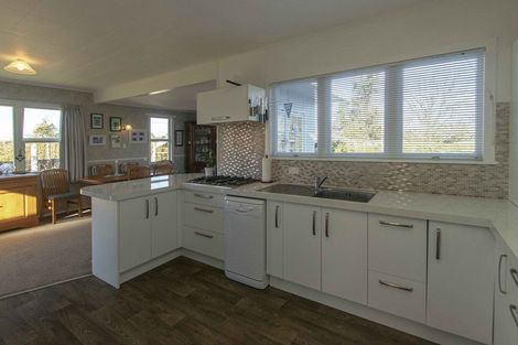 Photo of property in 166 Mill Road, Clive, 4180