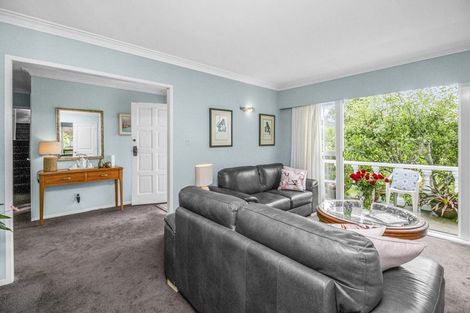 Photo of property in 1/6 Mahuta Grove, Northcote, Auckland, 0627