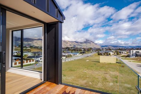 Photo of property in 3 Tuke Lane, Wanaka, 9305