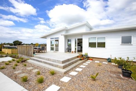 Photo of property in 34a Weka Street, Mangawhai, 0505