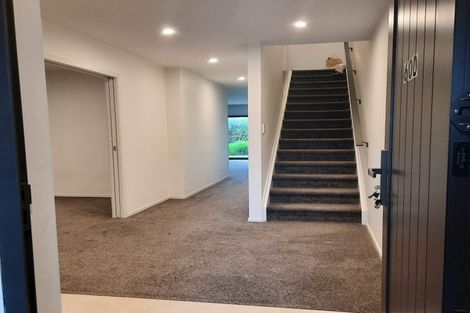 Photo of property in 4/60 Hayfield Way, Karaka, Papakura, 2580