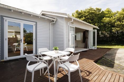 Photo of property in 17 Ranelagh Street, Karori, Wellington, 6012