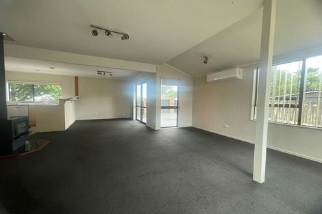 Photo of property in 1/106 Waimumu Road, Massey, Auckland, 0614