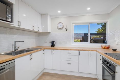 Photo of property in 12 Arthur Crescent, Waikawa, Picton, 7220