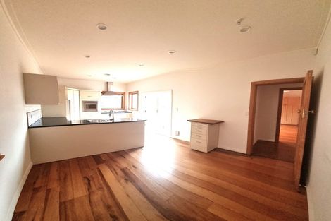 Photo of property in 122a Apu Crescent, Lyall Bay, Wellington, 6022