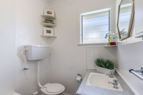 Photo of property in 6 View Road, Papakura, 2110