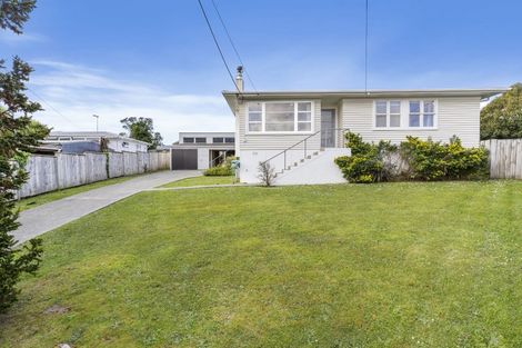 Photo of property in 13 Sheehan Road, Te Atatu South, Auckland, 0610