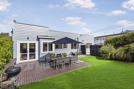 Photo of property in 31 Cockle Bay Road, Cockle Bay, Auckland, 2014