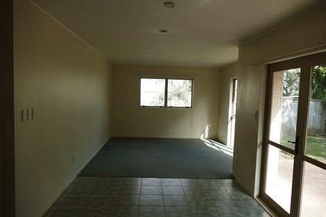 Photo of property in 40 Woodford Avenue, Henderson, Auckland, 0610