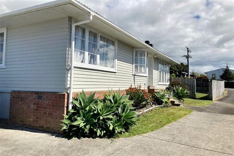 Photo of property in 93 Roberts Road, Te Atatu South, Auckland, 0610