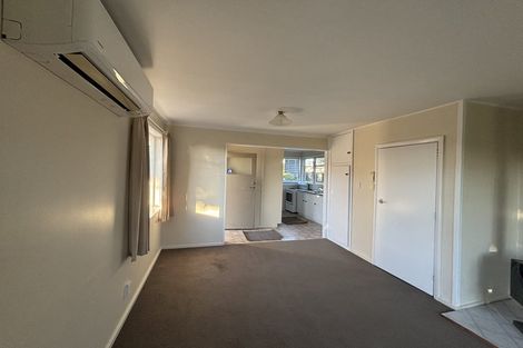 Photo of property in 37 Lambeth Crescent, Redwood, Christchurch, 8051
