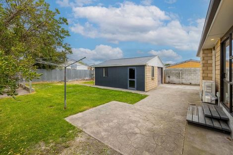 Photo of property in 60 Niven Street, Avondale, Christchurch, 8061