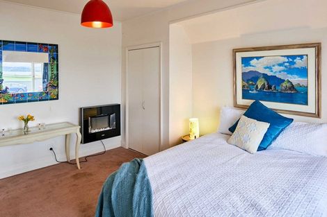 Photo of property in 67 Muritai Road, Eastbourne, Lower Hutt, 5013