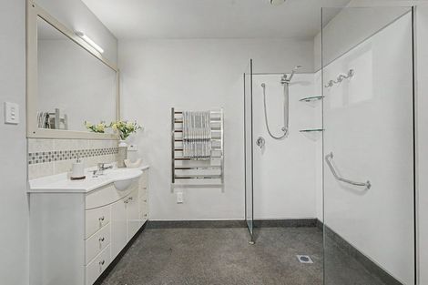 Photo of property in 4 Rowanwood Close, Halswell, Christchurch, 8025