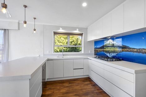 Photo of property in 44 Nevada Drive, Merrilands, New Plymouth, 4312