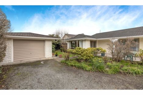 Photo of property in 2/2a Chilcombe Street, Ilam, Christchurch, 8041