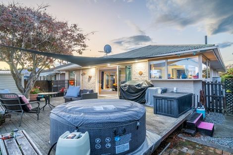 Photo of property in 14 Bideford Place, Dallington, Christchurch, 8061