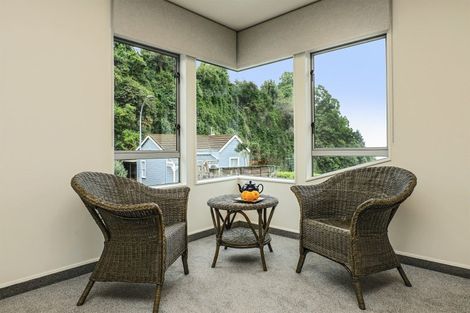 Photo of property in 135 Milton Road, Bluff Hill, Napier, 4110