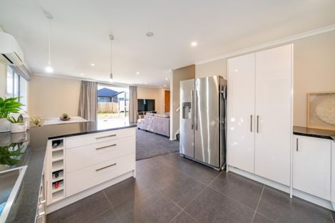 Photo of property in 16 Poulson Grove, Trentham, Upper Hutt, 5018