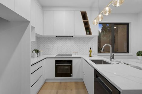 Photo of property in 94 Takutai Avenue, Half Moon Bay, Auckland, 2012