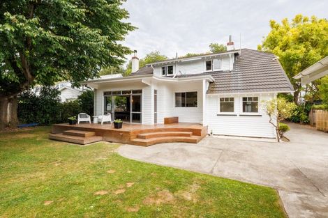 Photo of property in 11 Elmira Avenue, Hokowhitu, Palmerston North, 4410