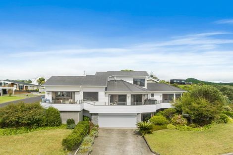 Photo of property in 400 Onemana Drive, Onemana, Whangamata, 3691