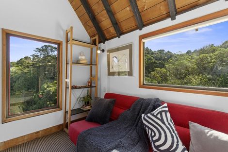Photo of property in 22 Rakeiora Grove, Korokoro, Lower Hutt, 5012