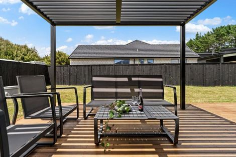 Photo of property in 4 Orawahi Road, Glenbrook, 2681