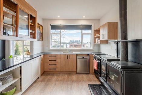 Photo of property in 65 Timaru Road, Waimate, 7924