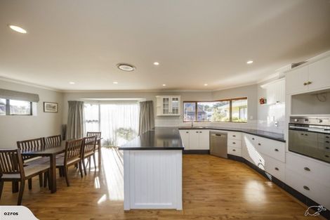 Photo of property in 10 The Oaks, Awapuni, Palmerston North, 4412