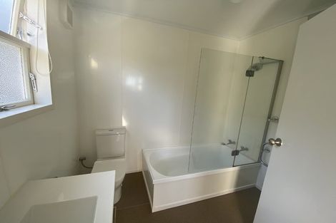 Photo of property in 2/12 Norna Crescent, Kelburn, Wellington, 6012