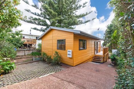 Photo of property in 2/179 Blockhouse Bay Road, Avondale, Auckland, 0600