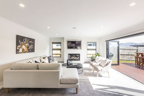 Photo of property in 24 Serenity Crescent, Kelvin Grove, Palmerston North, 4414