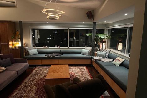 Photo of property in 10 Cave Road, Houghton Bay, Wellington, 6023