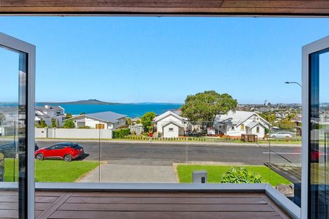 Photo of property in 11 Katui Street, Castor Bay, Auckland, 0620