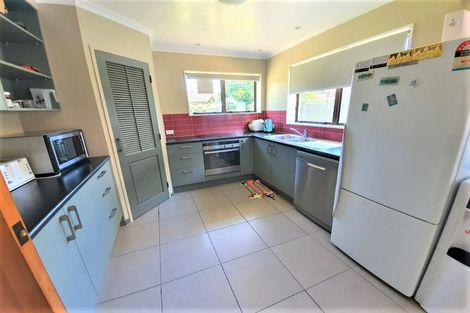 Photo of property in 21 Mcenroe Grove, Naenae, Lower Hutt, 5011