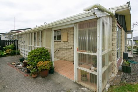 Photo of property in 3 Findlay Street, Moturoa, New Plymouth, 4310