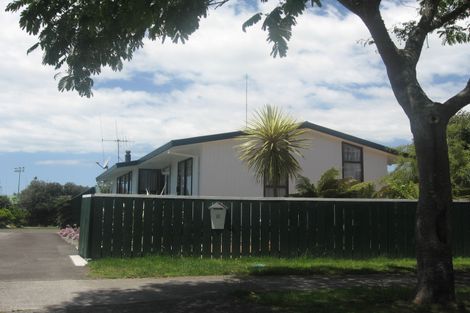 Photo of property in 16 Bayview Street, Te Puke, 3119