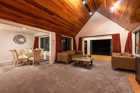 Photo of property in 17a Simla Crescent, Khandallah, Wellington, 6035