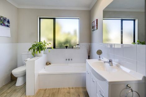 Photo of property in 210a Kennedy Road, Onekawa, Napier, 4110