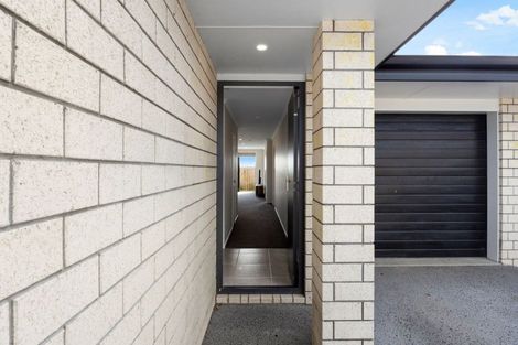 Photo of property in 41 Waruhia Crescent, Rototuna North, 3281