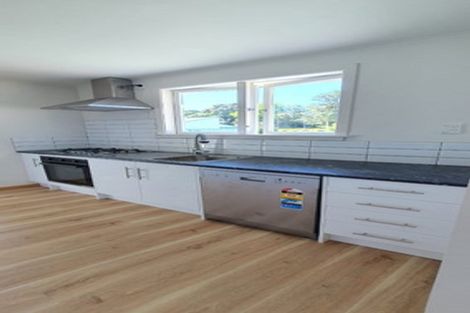 Photo of property in 82 Dundale Avenue, Blockhouse Bay, Auckland, 0600