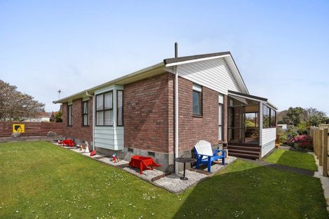 Photo of property in 12 Dunn Street, Egmont Village, 4372