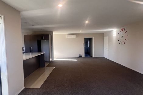 Photo of property in 72 Shillingford Boulevard, Rolleston, 7615