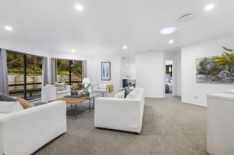 Photo of property in 33 Kate Sheppard Avenue, Torbay, Auckland, 0630