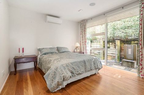 Photo of property in 81 Seacliffe Avenue, Narrow Neck, Auckland, 0622