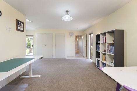 Photo of property in 98 Polson Hill Drive, Aokautere, Palmerston North, 4471