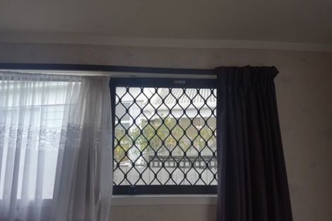 Photo of property in 2/40 Hillcrest Avenue, Hillcrest, Auckland, 0627