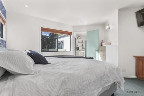 Photo of property in 25 Longfellow Parade, Glen Eden, Auckland, 0604