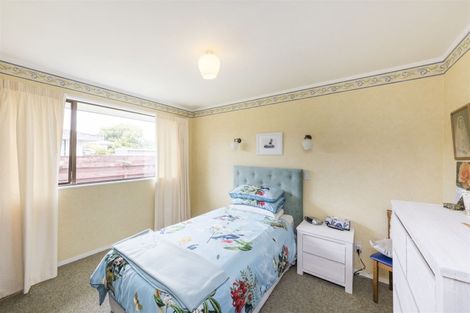Photo of property in 2b Droylsden Place, Palmerston North, 4410